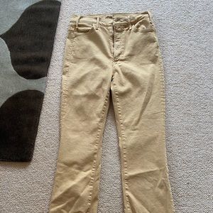 Mother jeans in yellow- the hustle ankle fray